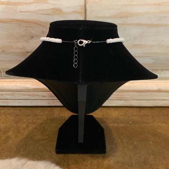 Handmade Stretchable Shell and Pearl Choker - Picture 2 of 2